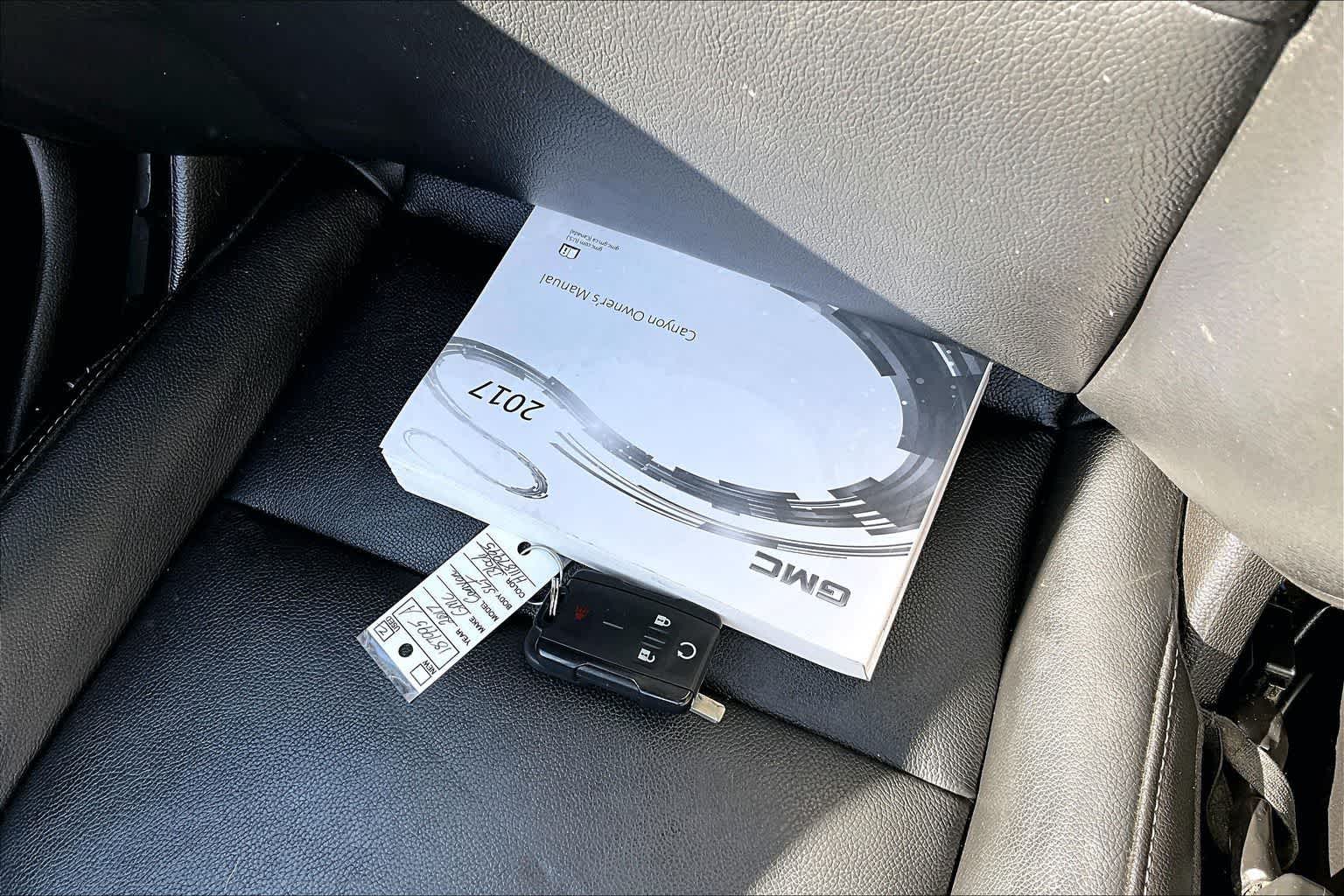 Thumbnail: 2017 GMC Canyon - 20