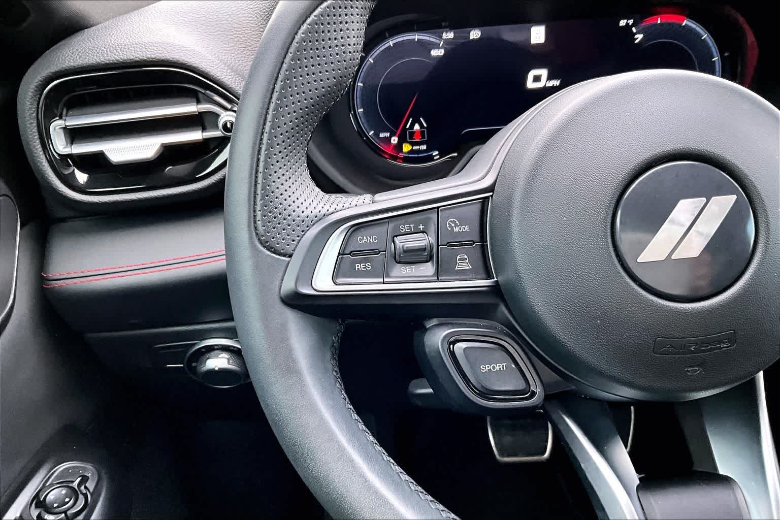 Thumbnail: 2023 Dodge Hornet - 25