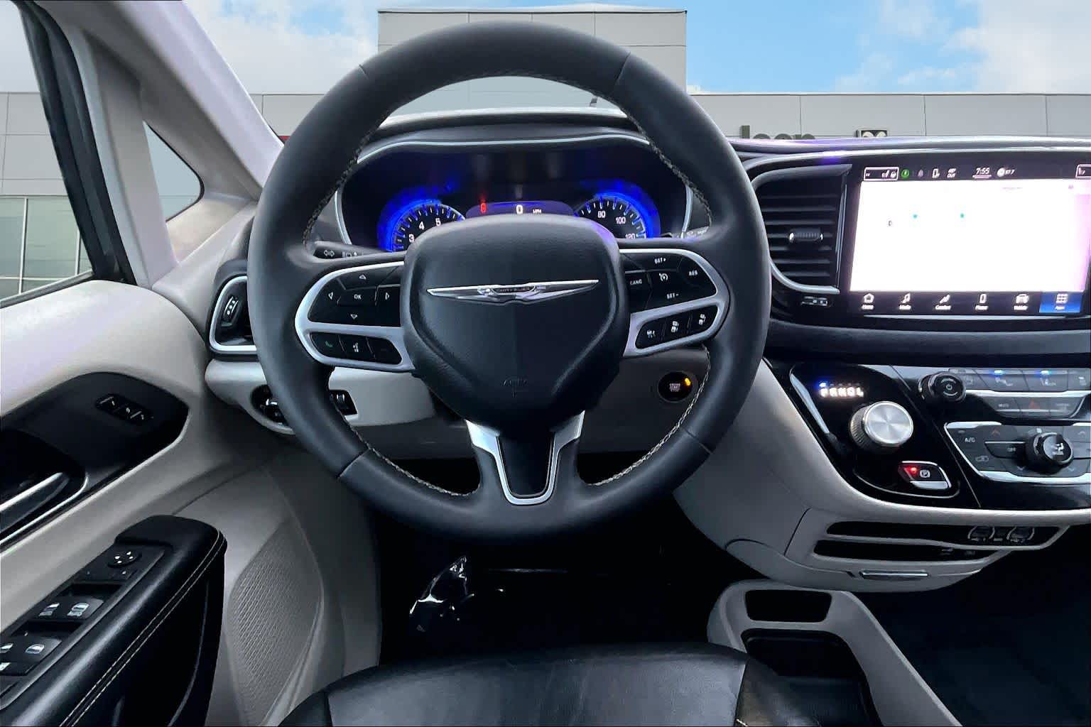 Thumbnail: 2022 Chrysler Pacifica - 15