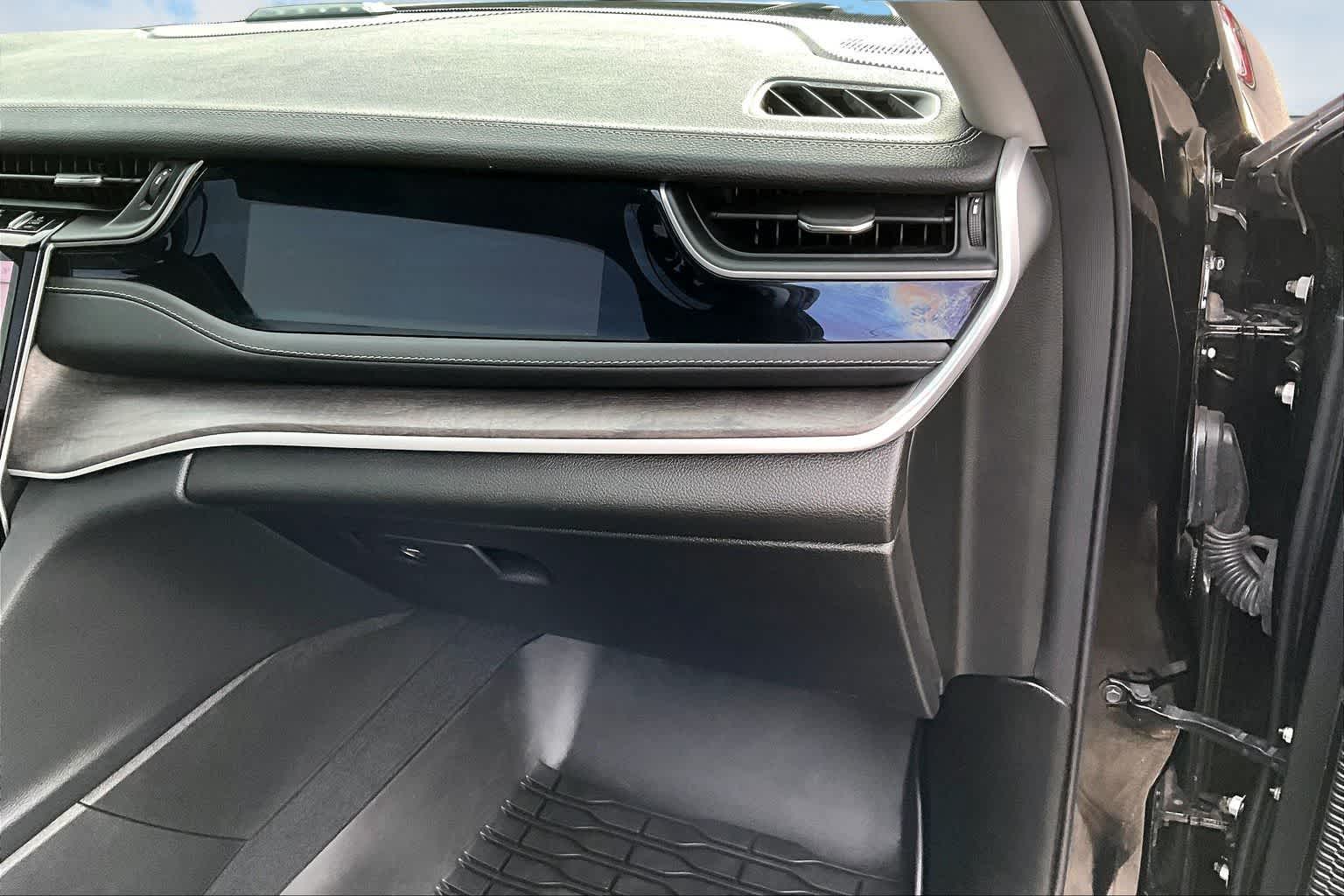 Thumbnail: 2023 Jeep Grand Cherokee - 24