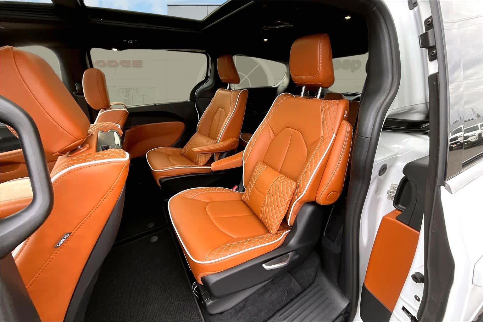 Thumbnail: 2026 Chrysler Pacifica - 13