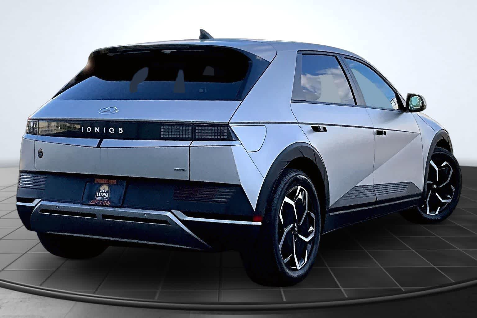 Thumbnail: 2023 Hyundai Ioniq 5 - 22