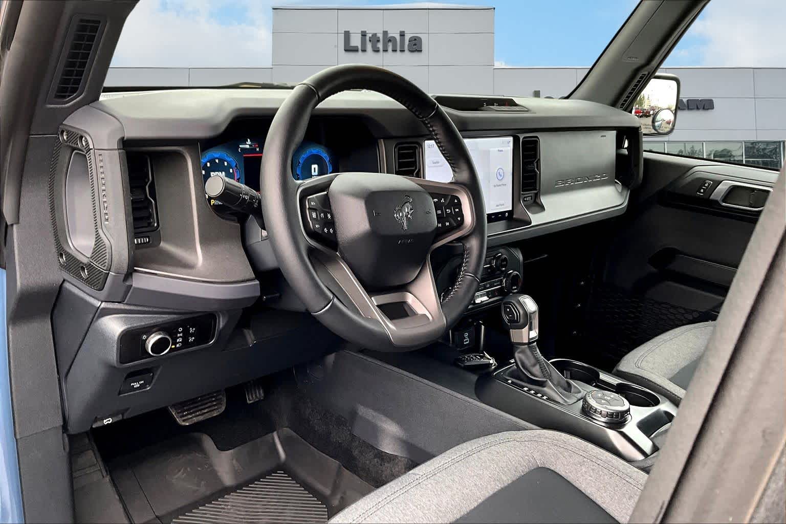 2025 Ford Bronco Big Bend photo 2