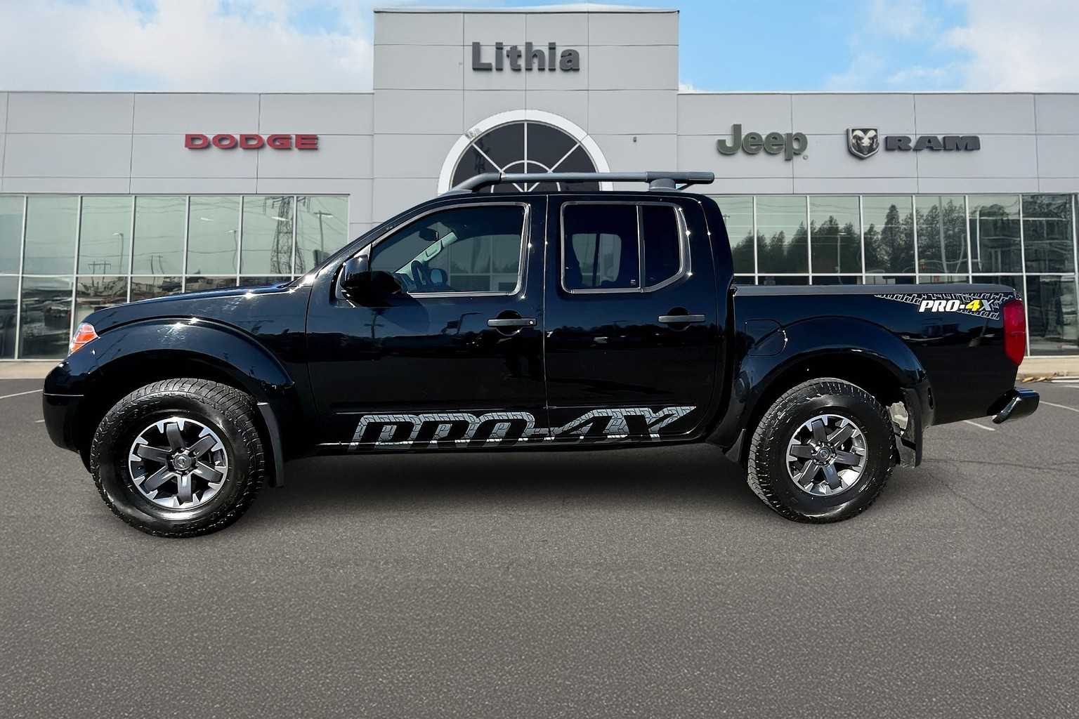 2021 Nissan Frontier PRO-4X photo 3