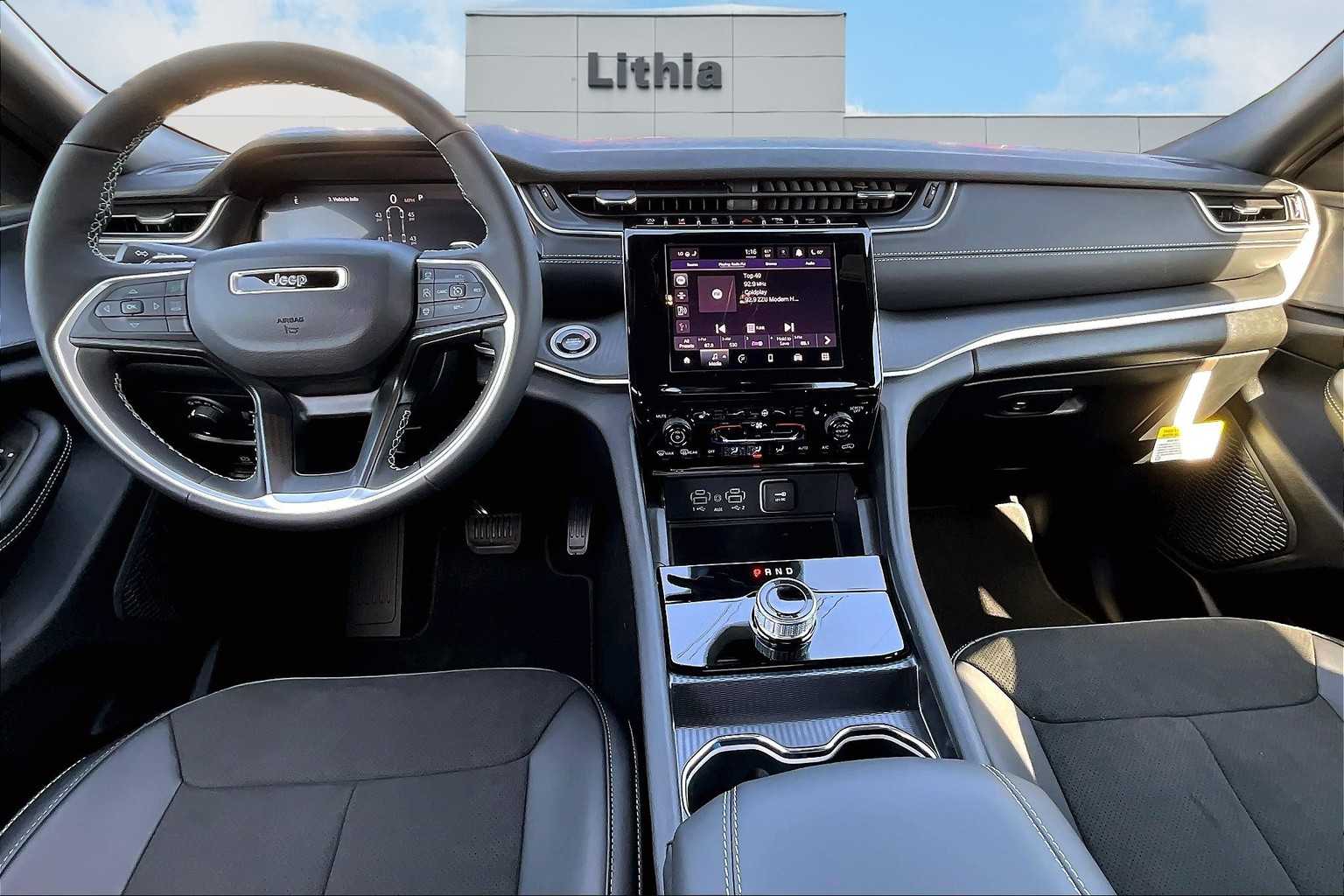 2025 Jeep Grand Cherokee Altitude X photo 3