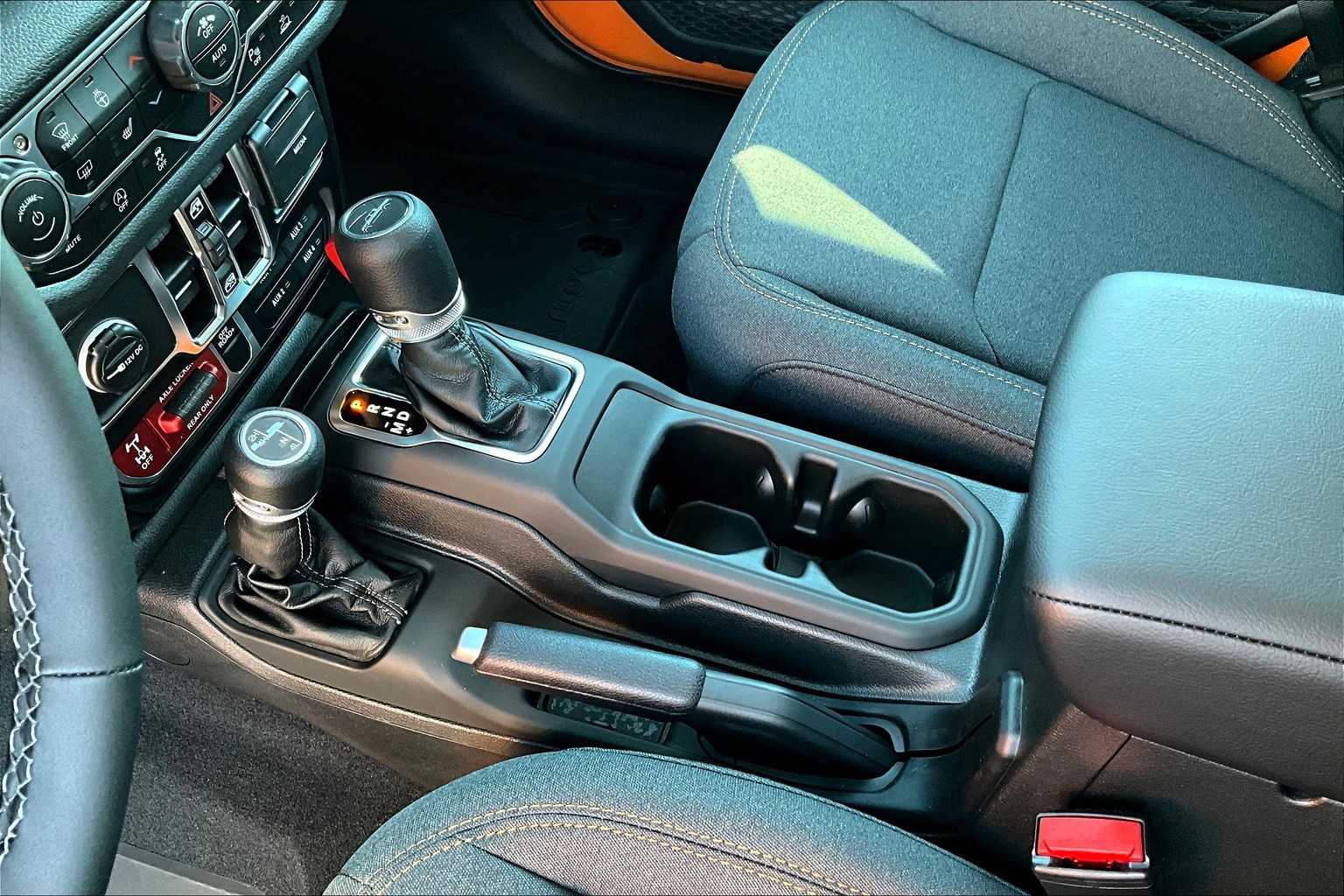 Thumbnail: 2025 Jeep Gladiator - 17