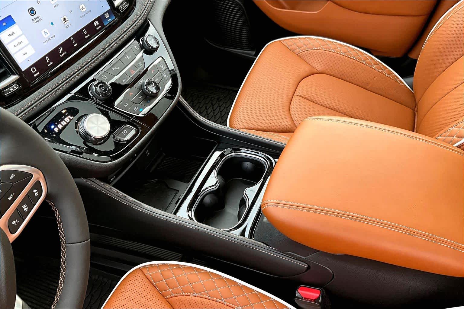 Thumbnail: 2026 Chrysler Pacifica - 17