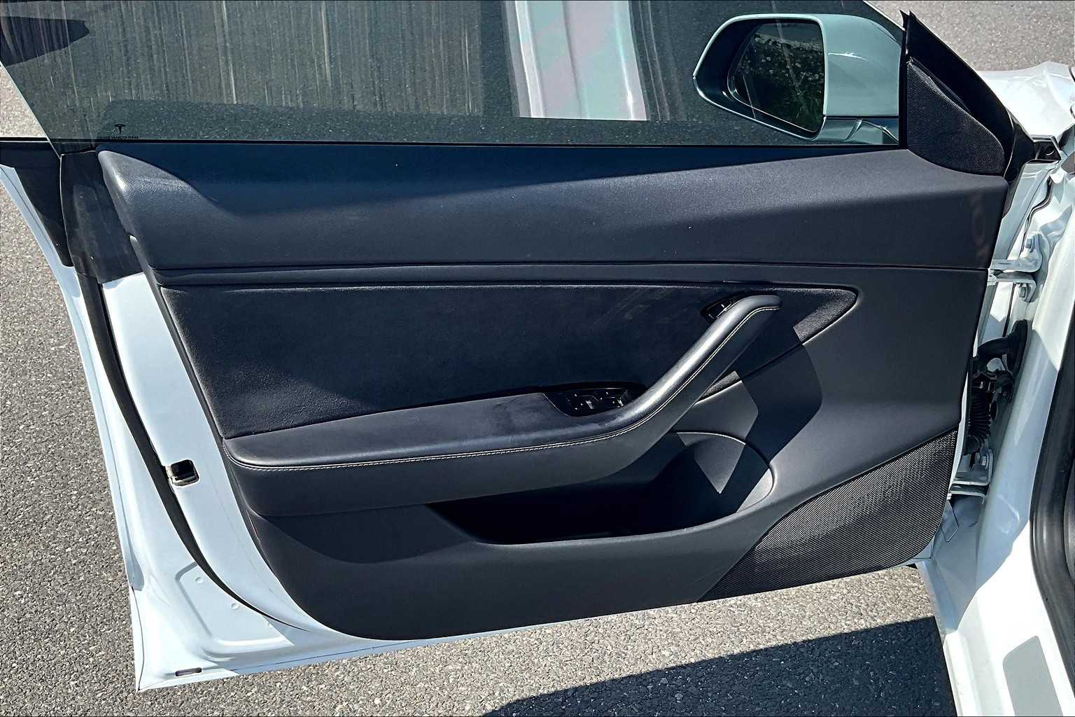 Thumbnail: 2018 Tesla Model 3 - 24