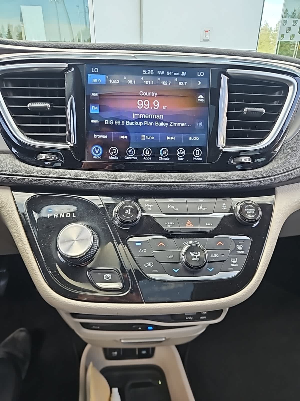 Thumbnail: 2017 Chrysler Pacifica - 11