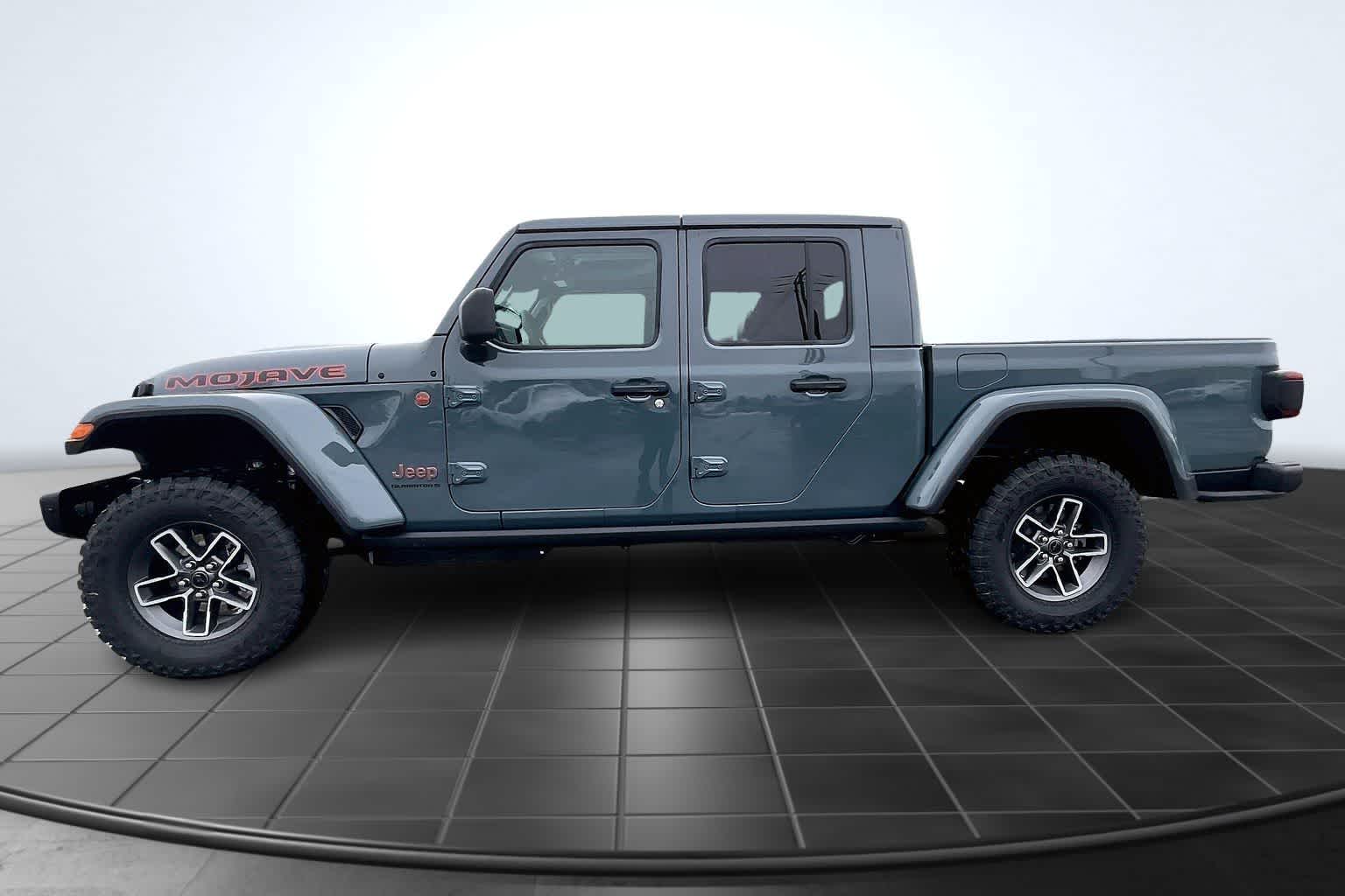 Thumbnail: 2026 Jeep Gladiator - 3