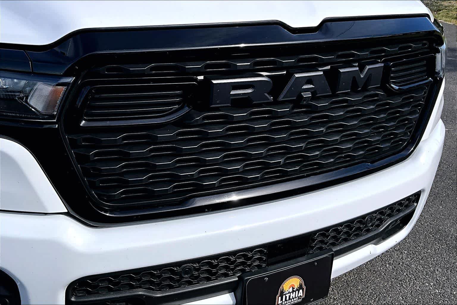 Thumbnail: 2025 RAM 1500 - 32