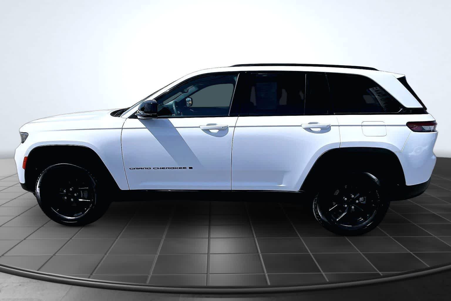 Thumbnail: 2024 Jeep Grand Cherokee - 2