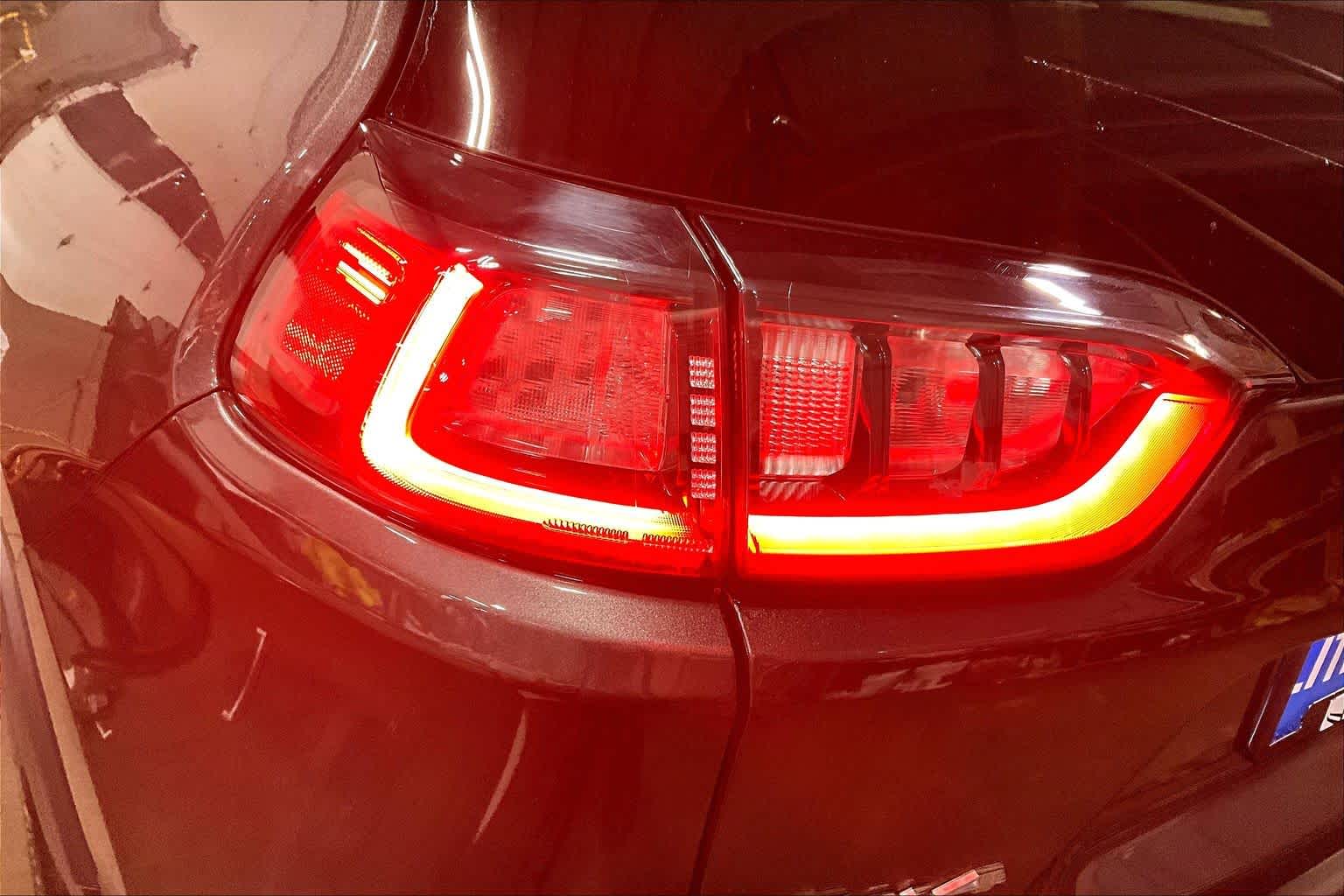 Thumbnail: 2022 Jeep Cherokee - 32