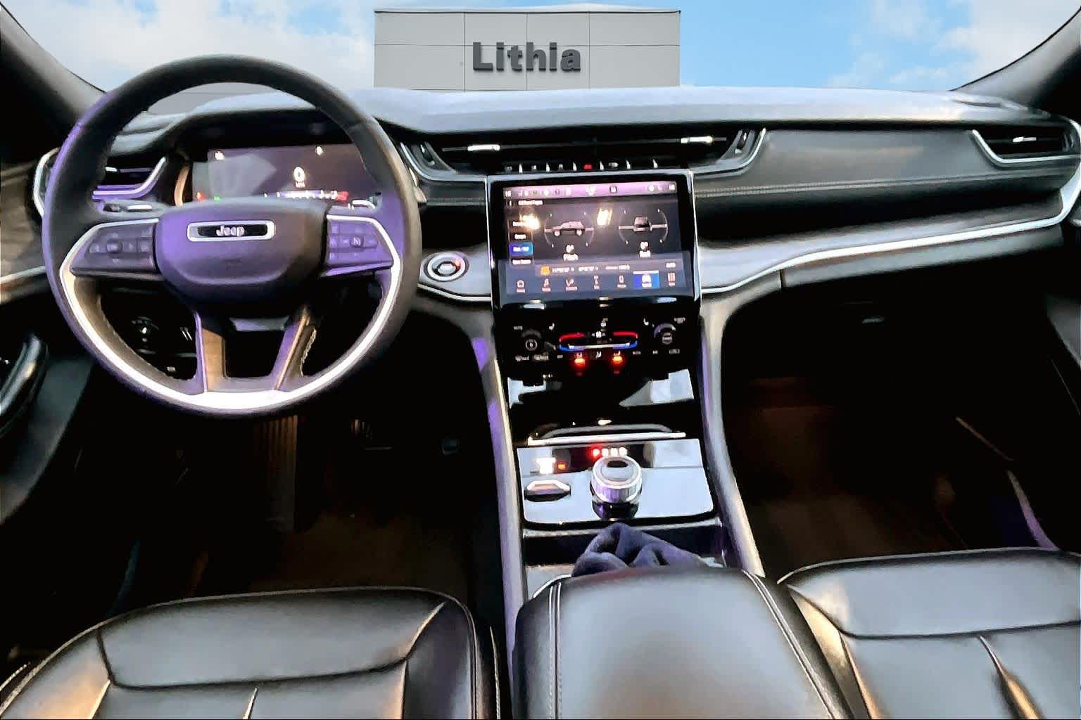 Thumbnail: 2024 Jeep Grand Cherokee - 10