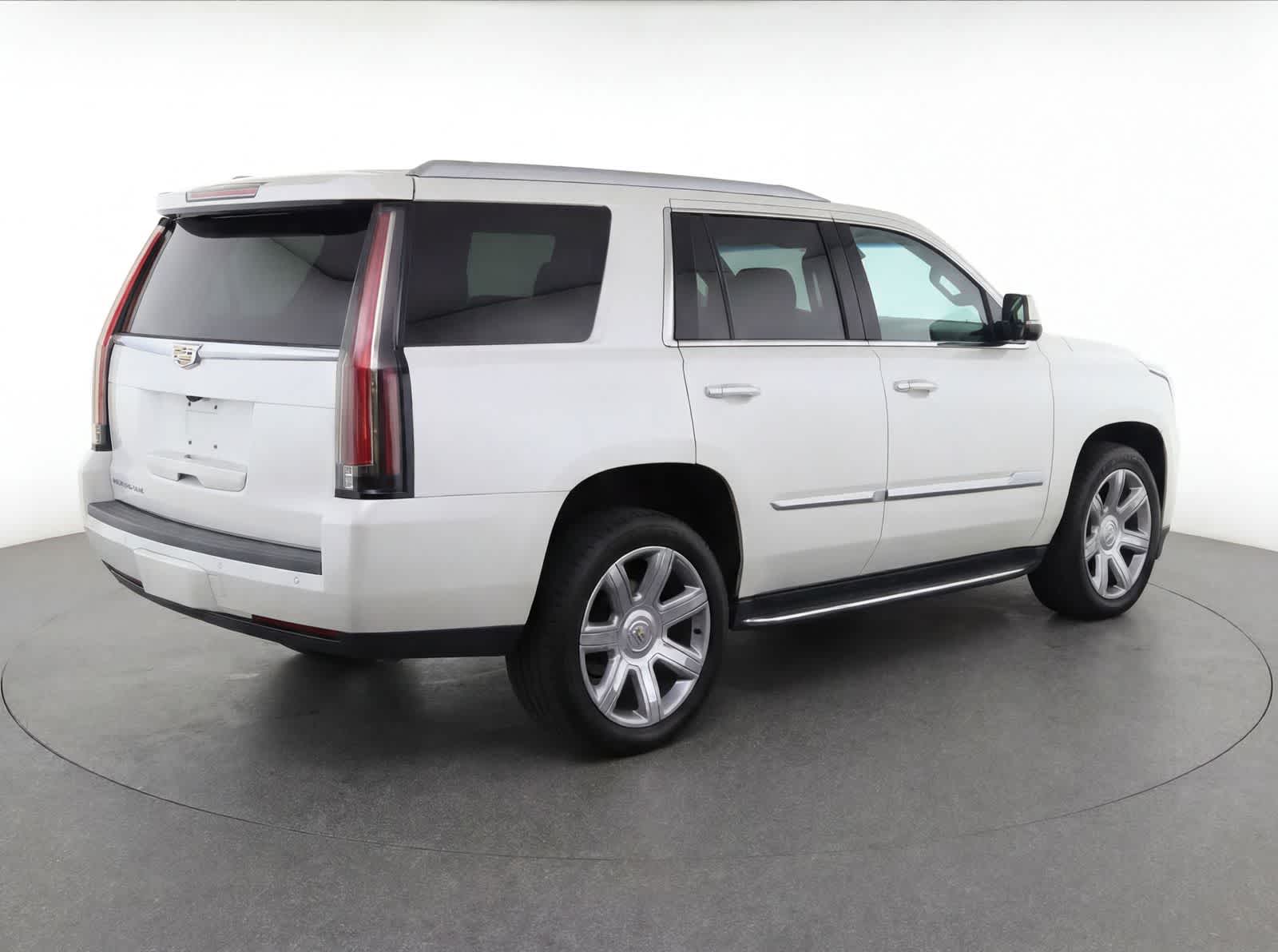Thumbnail: 2017 Cadillac Escalade - 4