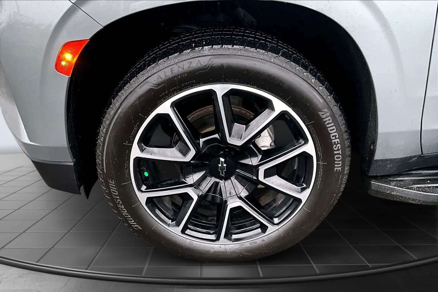 Thumbnail: 2023 Chevrolet Suburban - 8