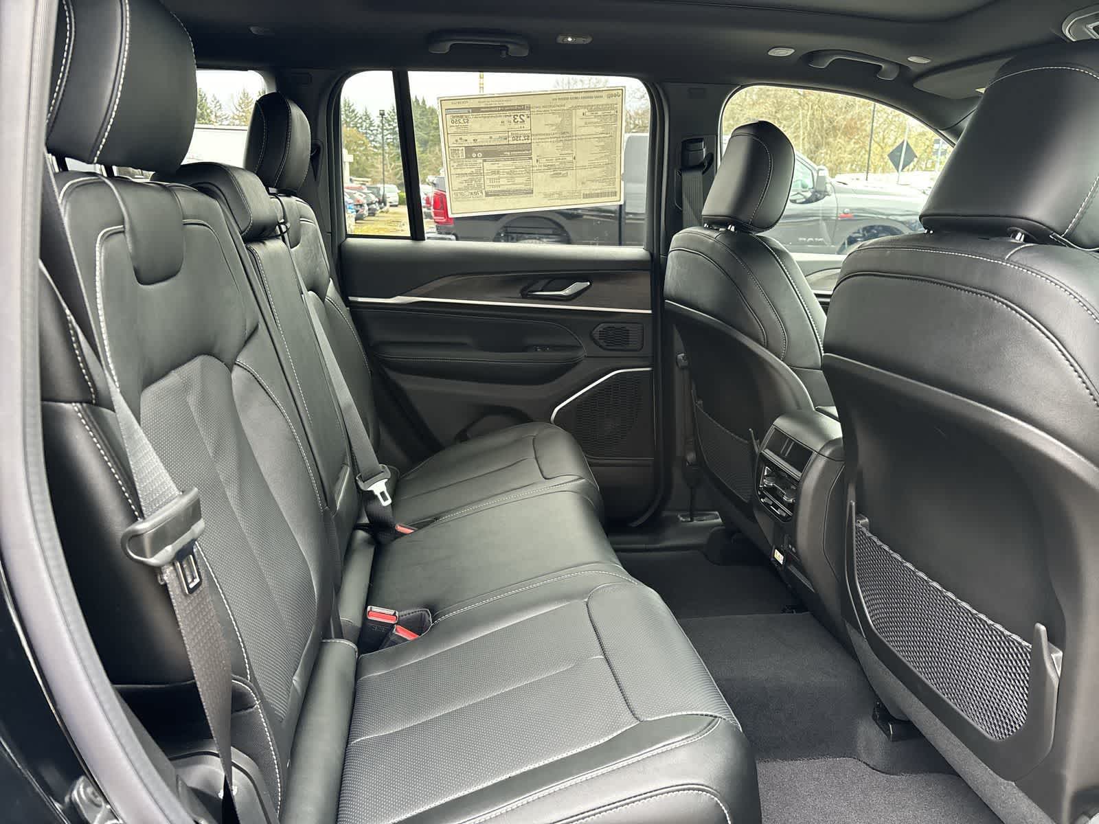 Thumbnail: 2026 Jeep Grand Cherokee - 6