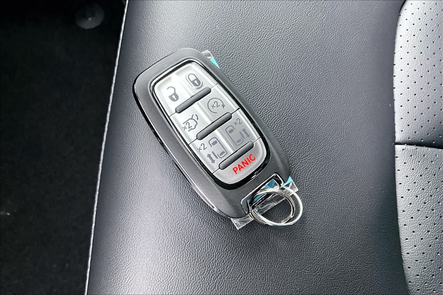 Thumbnail: 2026 Chrysler Pacifica - 20