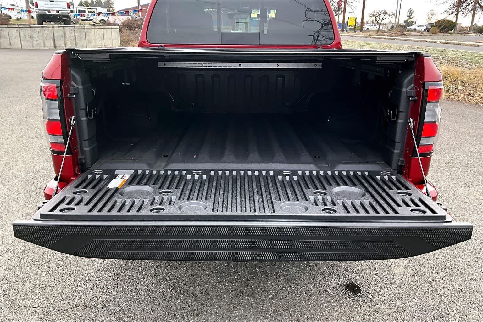 Thumbnail: 2024 Nissan Frontier - 19