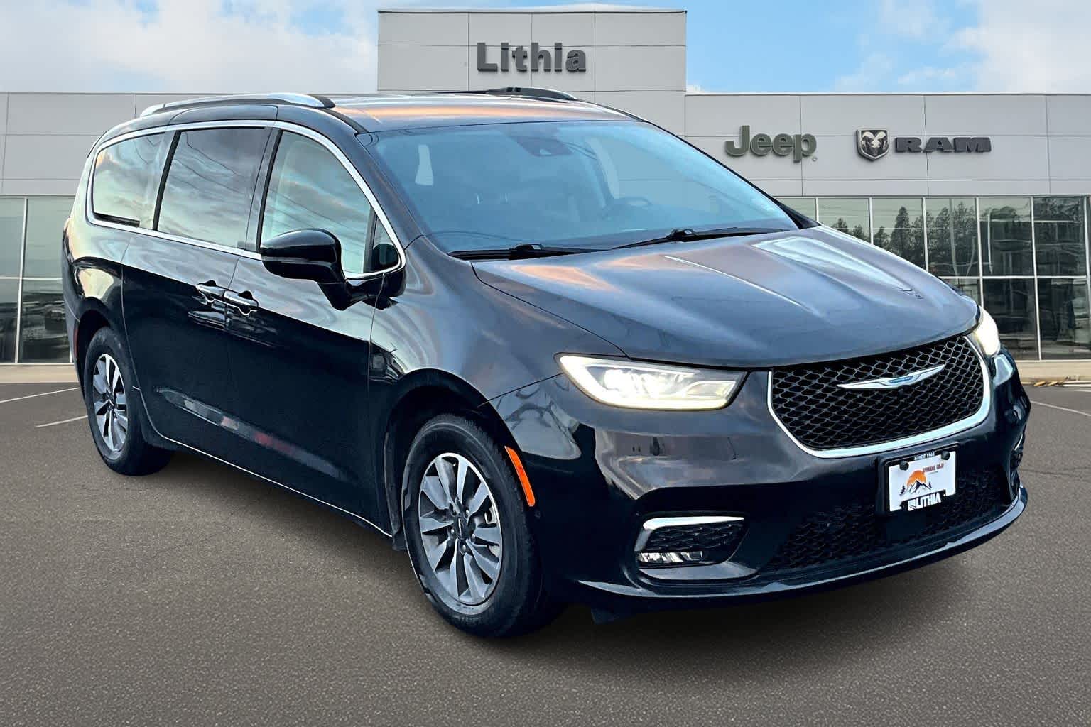 Thumbnail: 2021 Chrysler Pacifica - 22