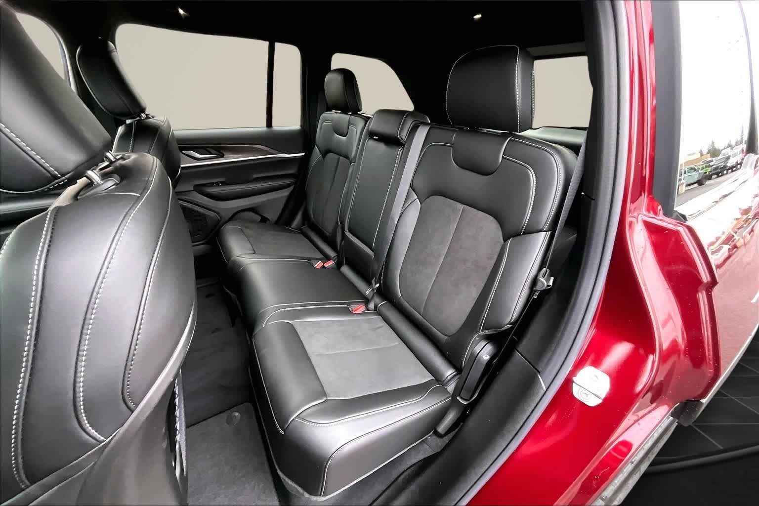 Thumbnail: 2026 Jeep Grand Cherokee - 13