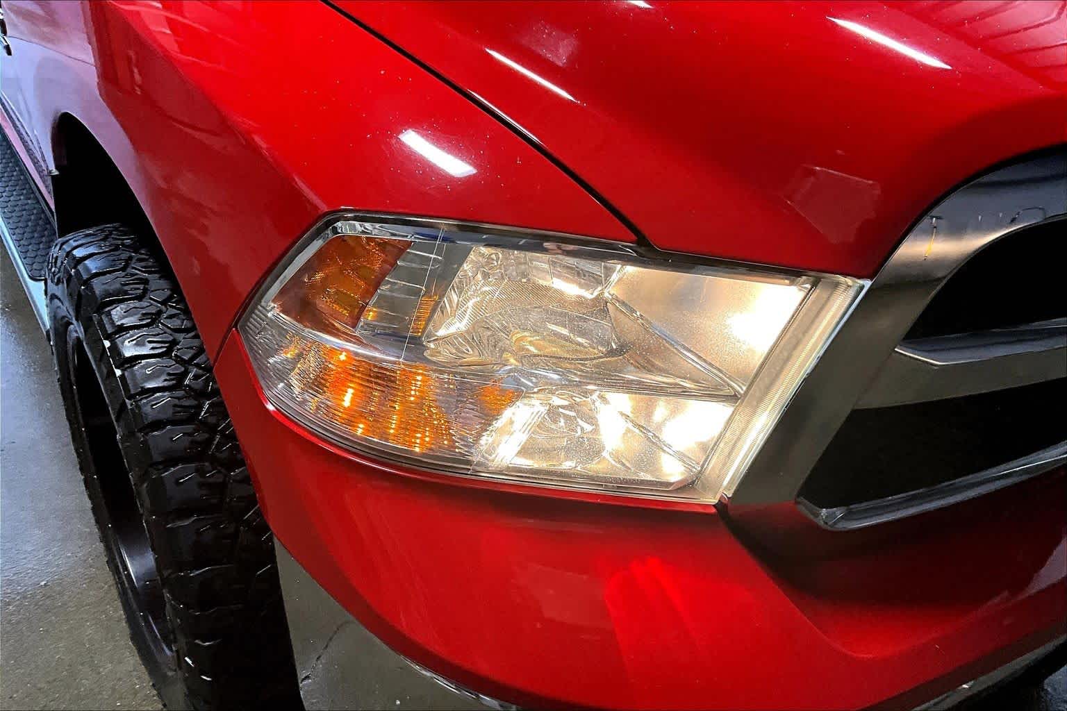 Thumbnail: 2019 RAM 1500 Classic - 31