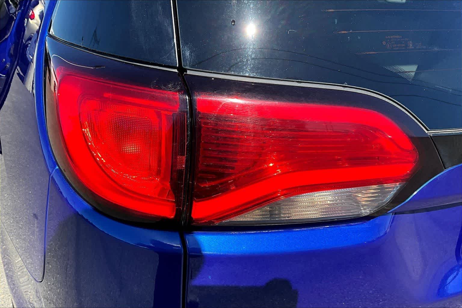 Thumbnail: 2020 Chrysler Pacifica - 32