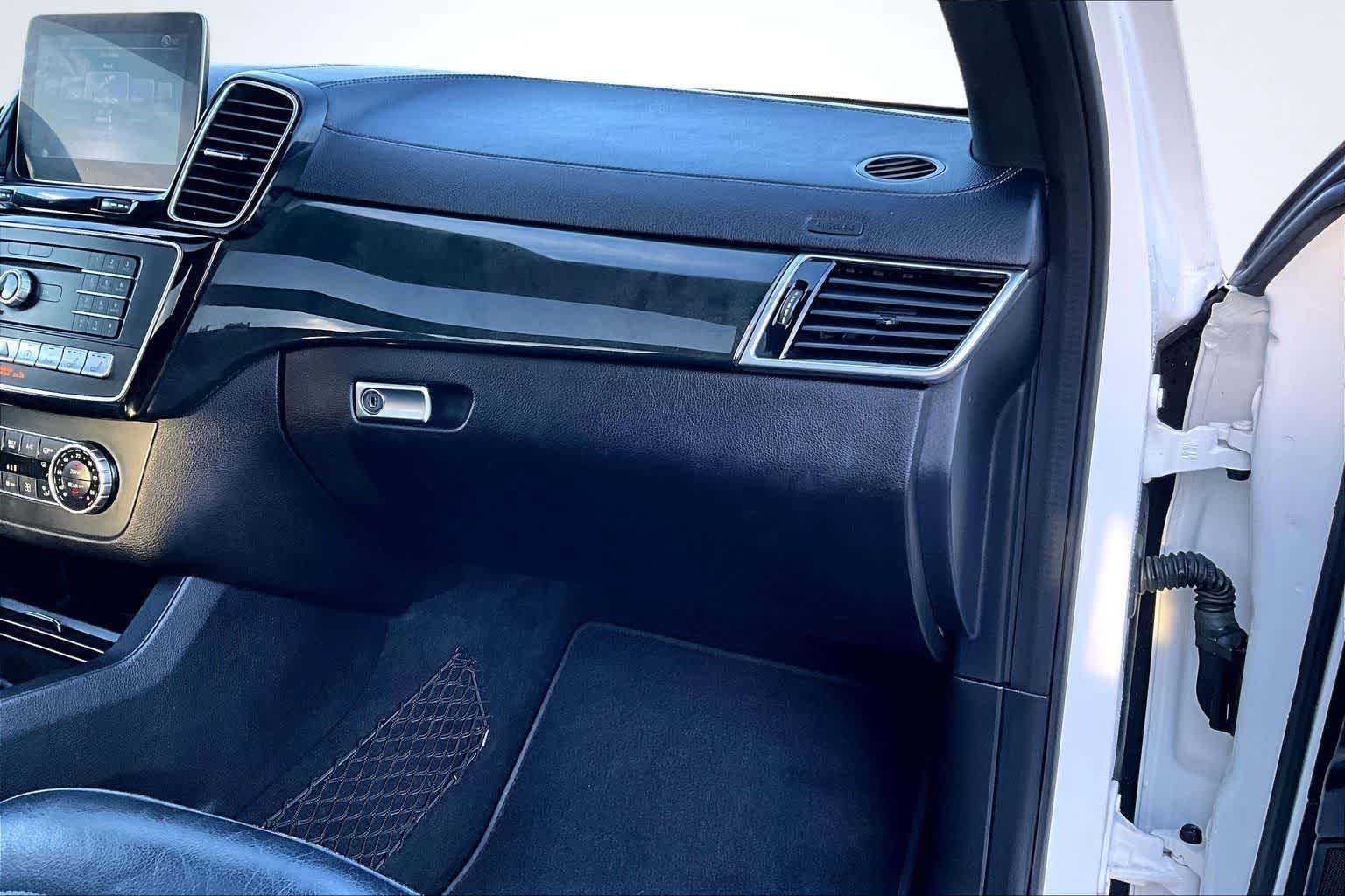 Thumbnail: 2019 Mercedes-Benz GLS - 24