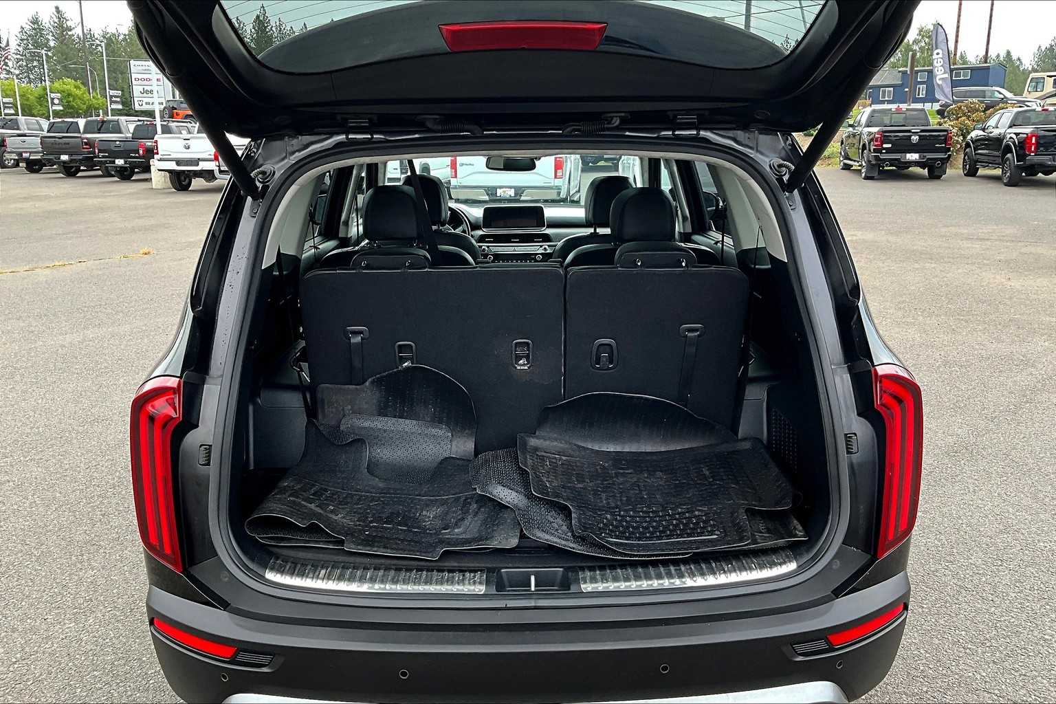 Thumbnail: 2022 Kia Telluride - 19