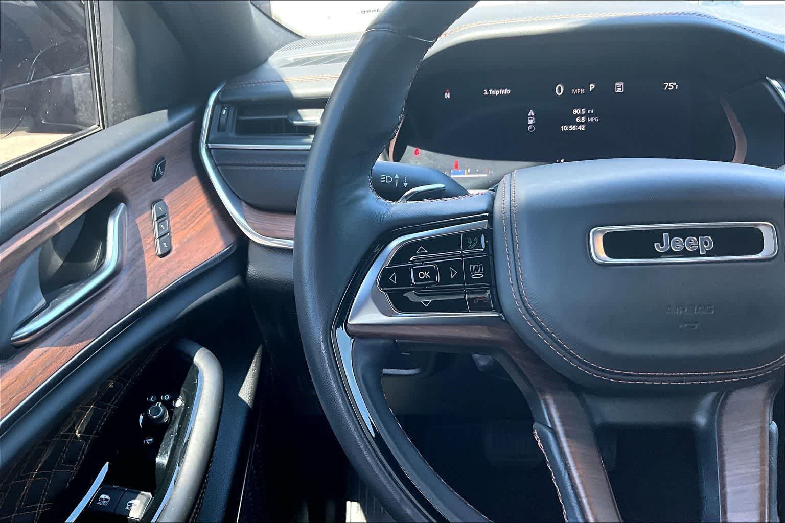 Thumbnail: 2023 Jeep Grand Cherokee L - 24