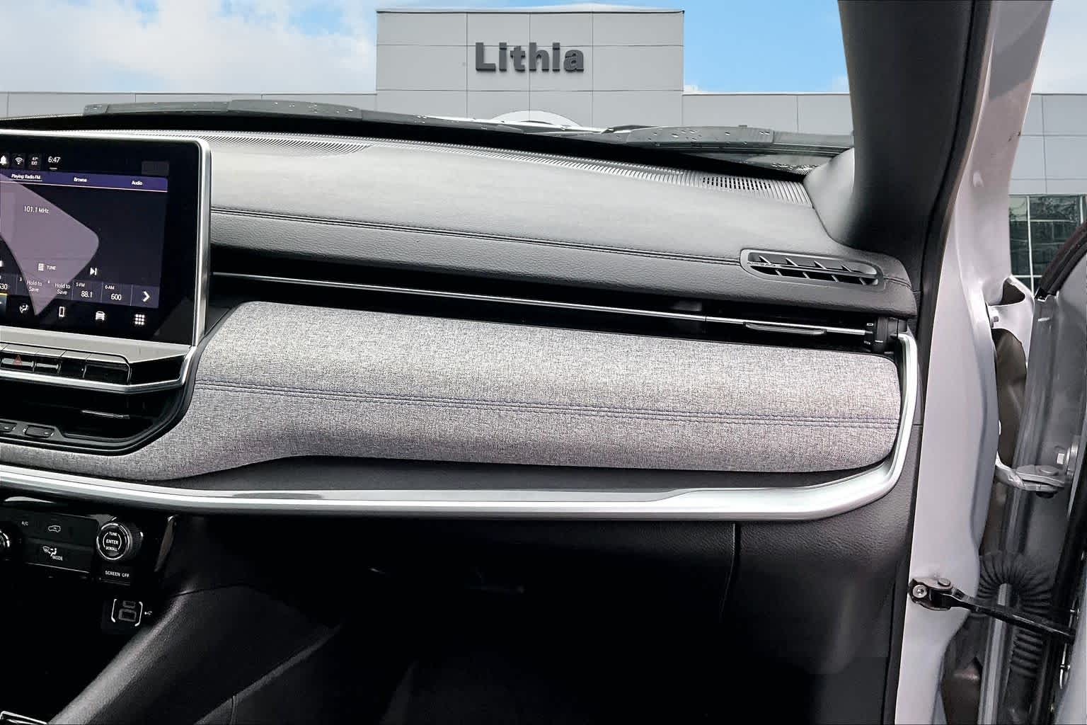 Thumbnail: 2024 Jeep Compass - 24