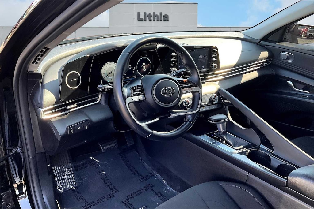 Used 2022 Hyundai Elantra SEL Sedan