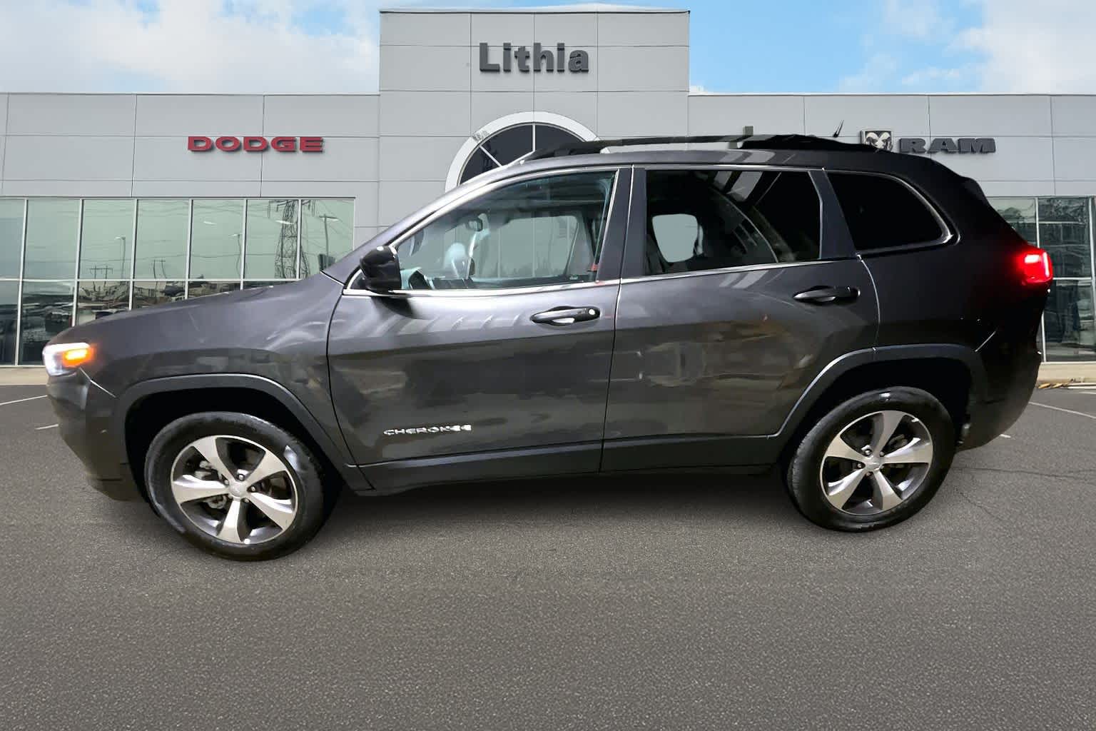 Thumbnail: 2022 Jeep Cherokee - 3