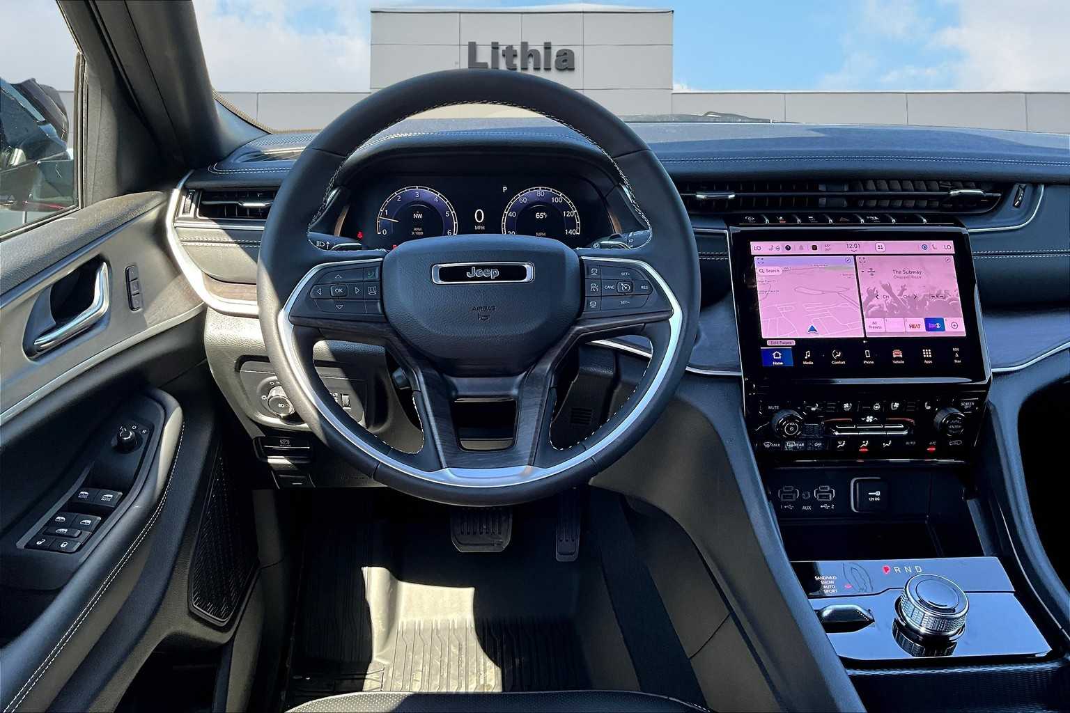 Thumbnail: 2025 Jeep Grand Cherokee L - 15