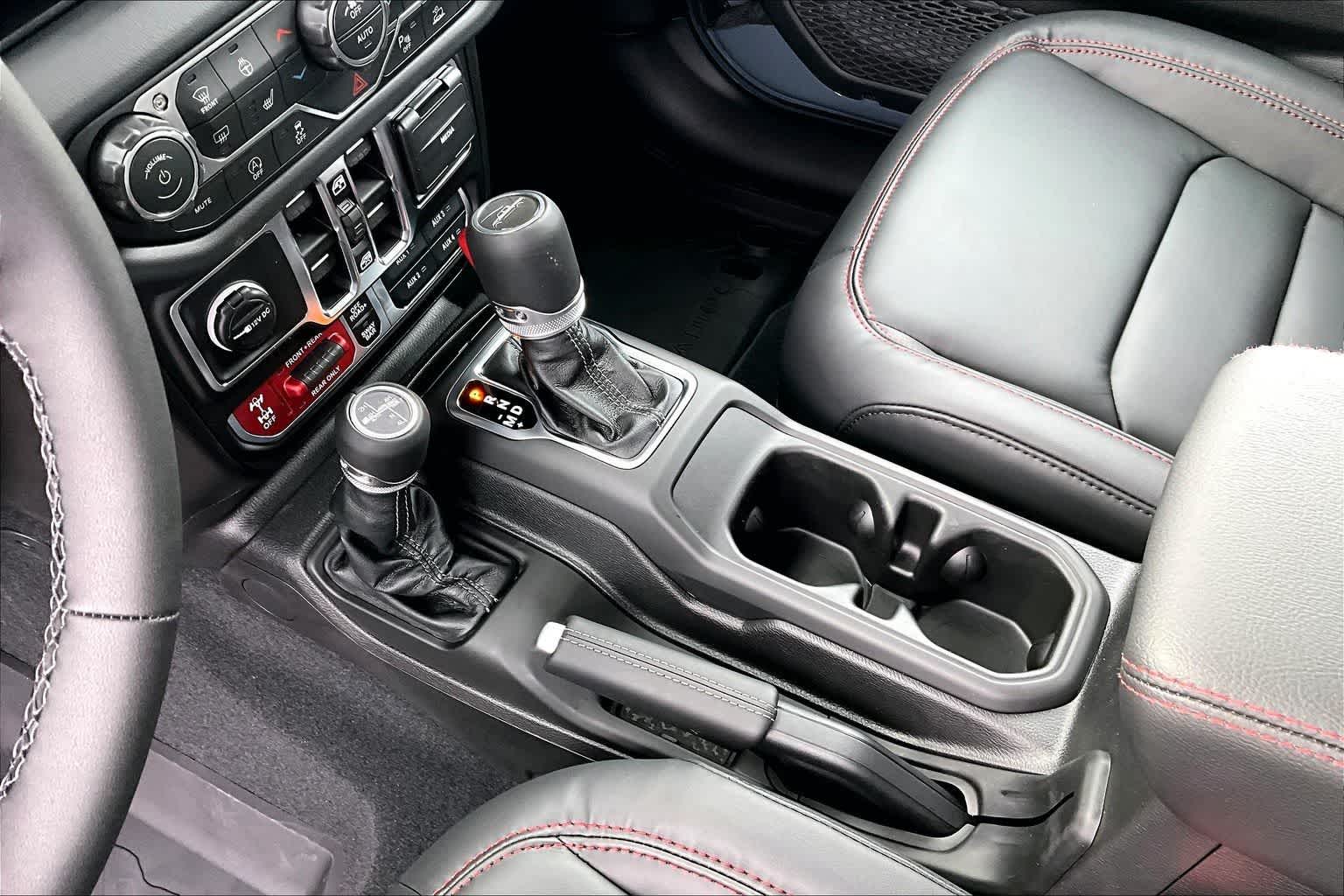 Thumbnail: 2026 Jeep Gladiator - 17