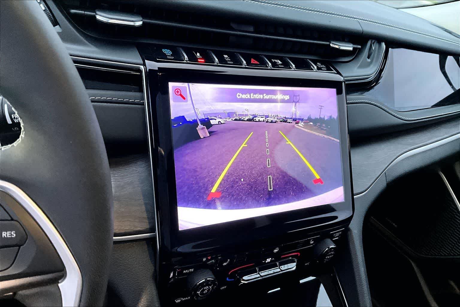 Thumbnail: 2022 Jeep Grand Cherokee - 27