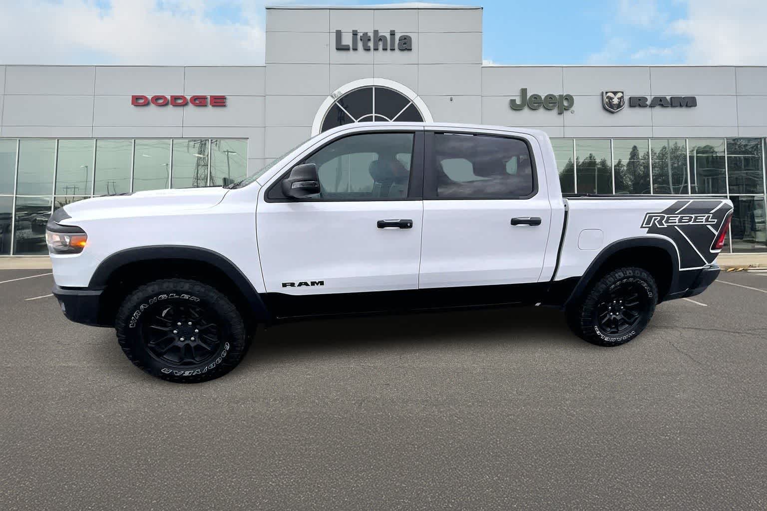 Thumbnail: 2025 RAM 1500 - 3