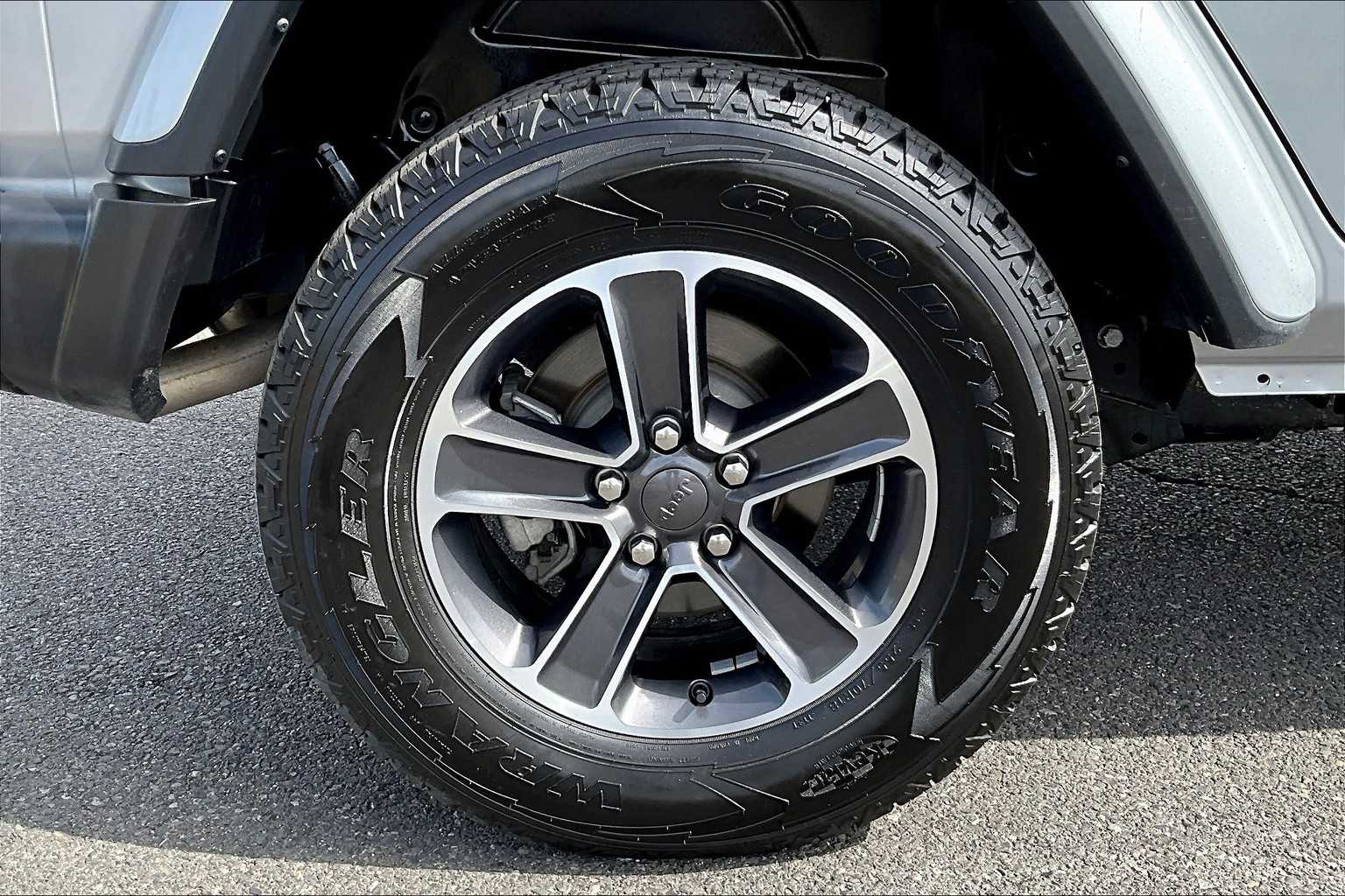 Thumbnail: 2023 Jeep Wrangler - 35