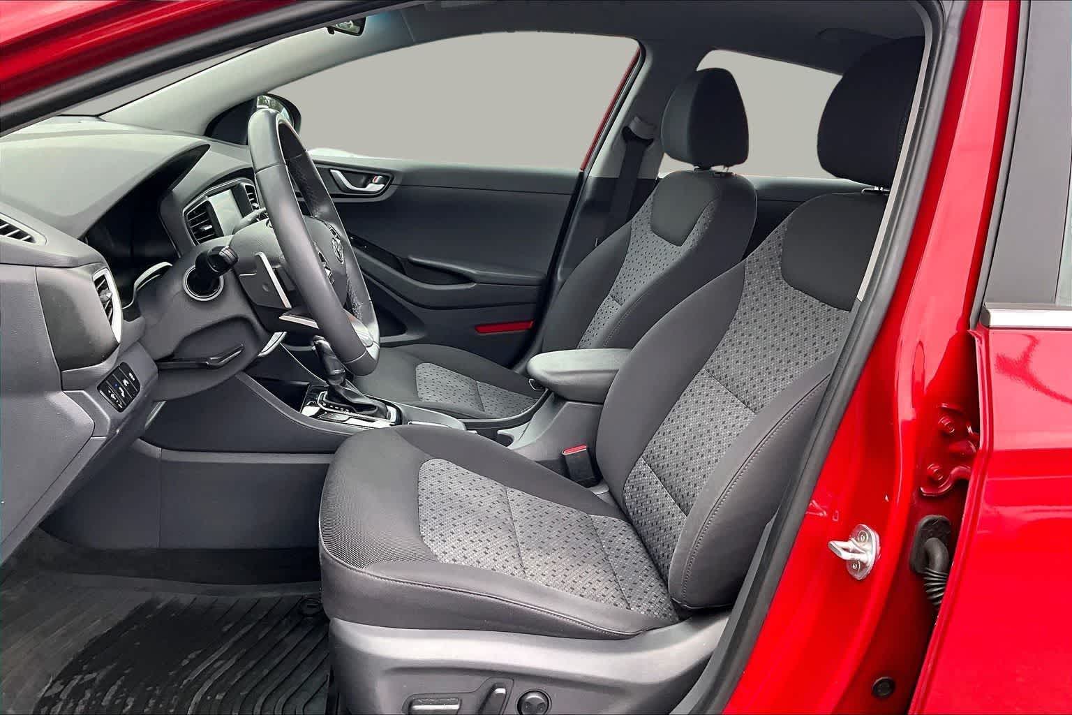 Thumbnail: 2019 Hyundai Ioniq - 11