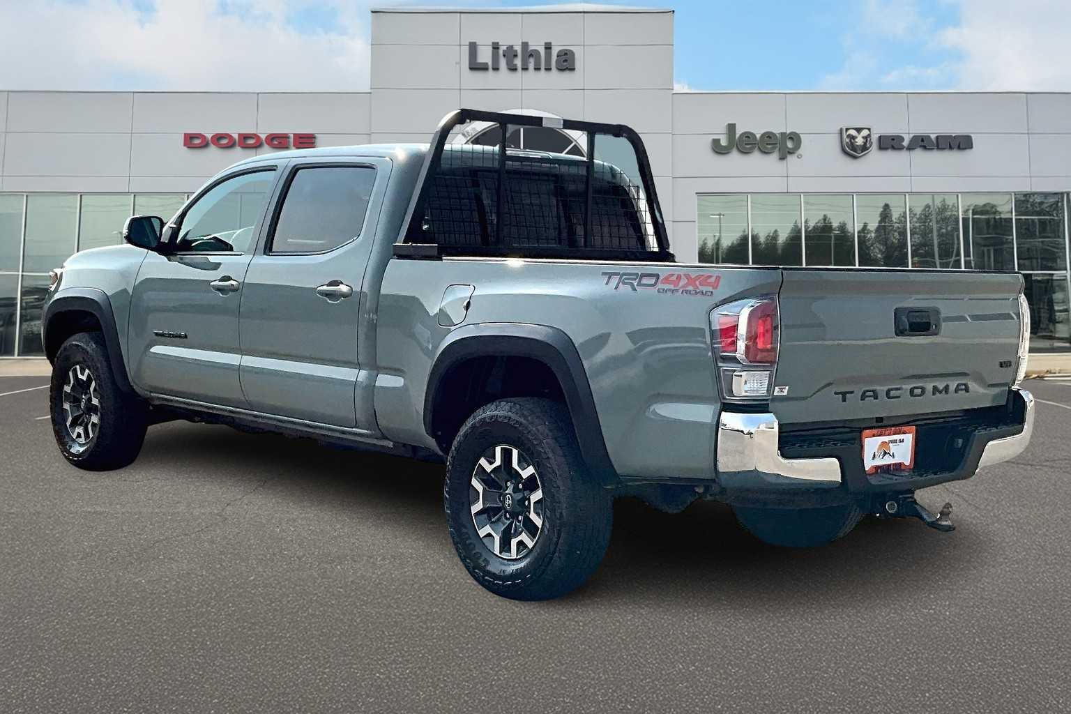 2023 Toyota Tacoma TRD photo 4