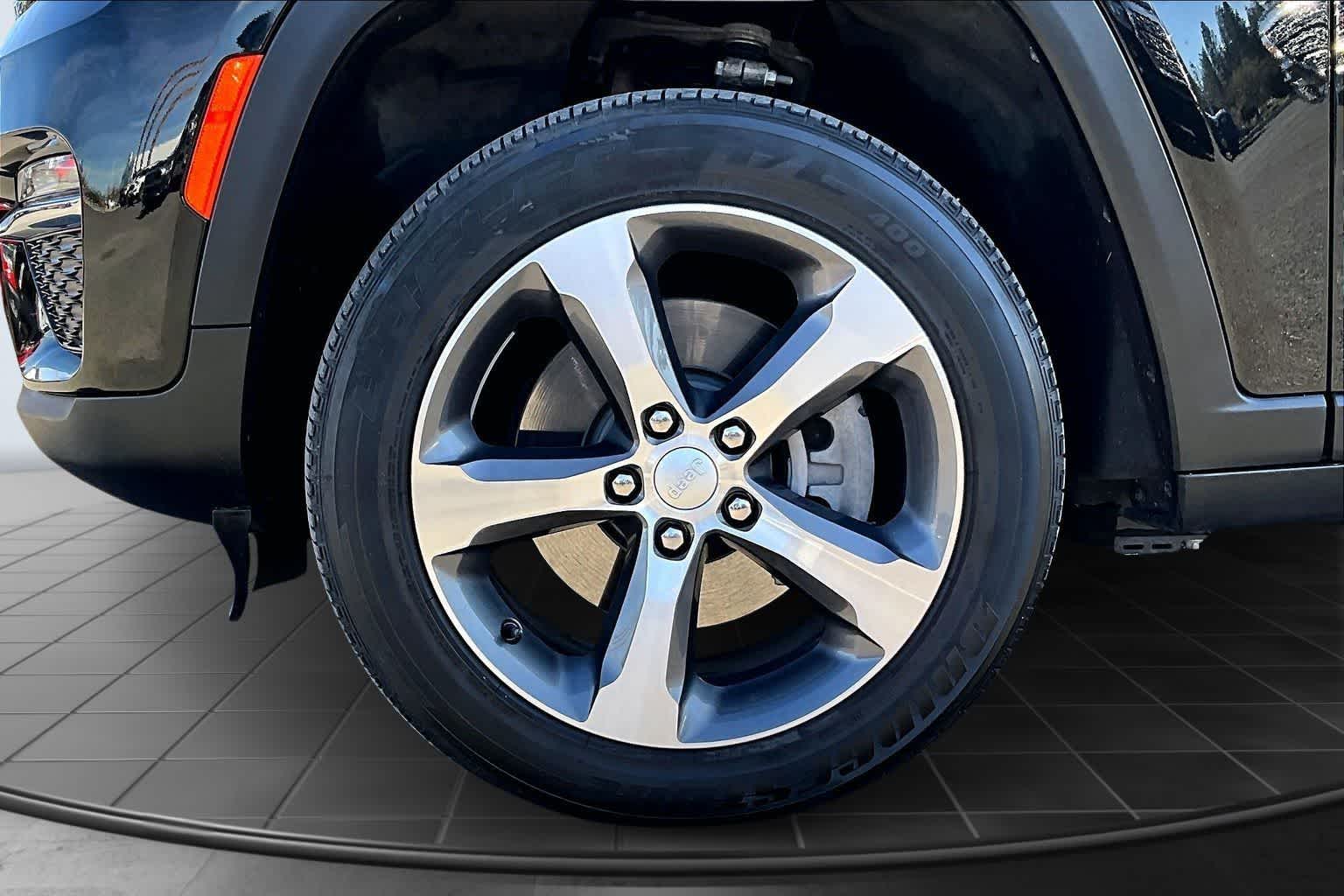 Thumbnail: 2022 Jeep Grand Cherokee - 8