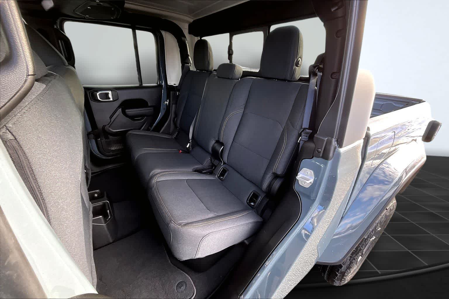 Thumbnail: 2026 Jeep Gladiator - 13