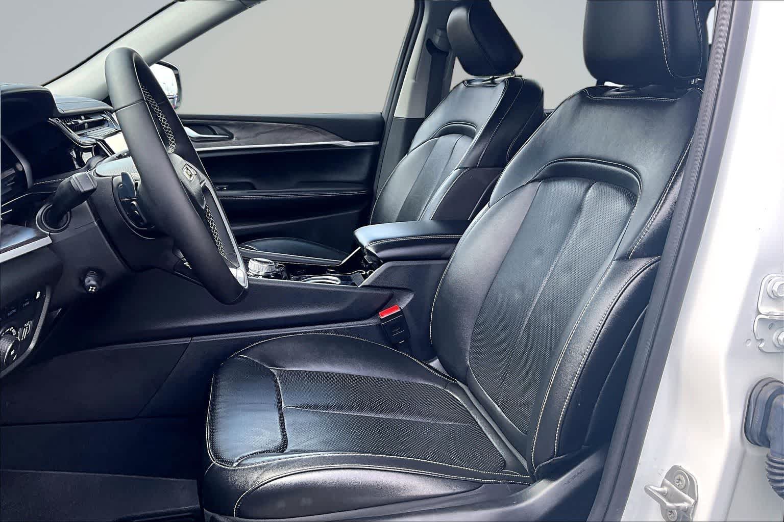 Thumbnail: 2023 Jeep Grand Cherokee - 11