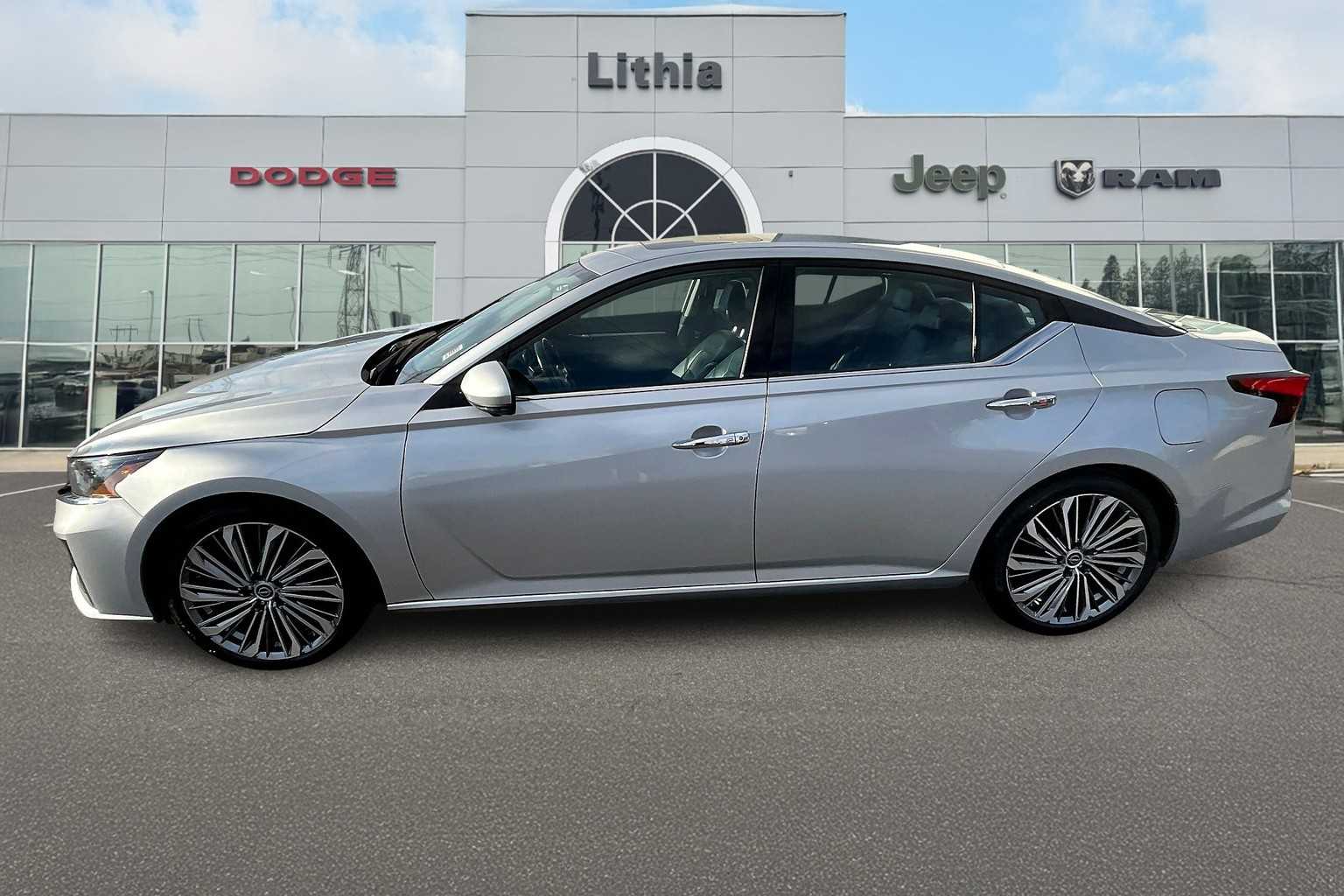 2023 Nissan Altima 2.5 SL photo 3