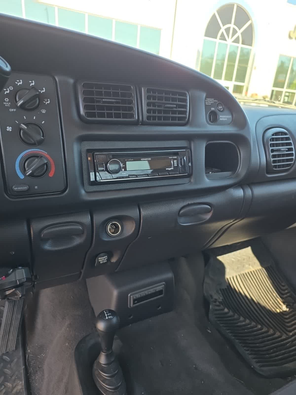 Thumbnail: 2002 Dodge Ram 2500 - 11