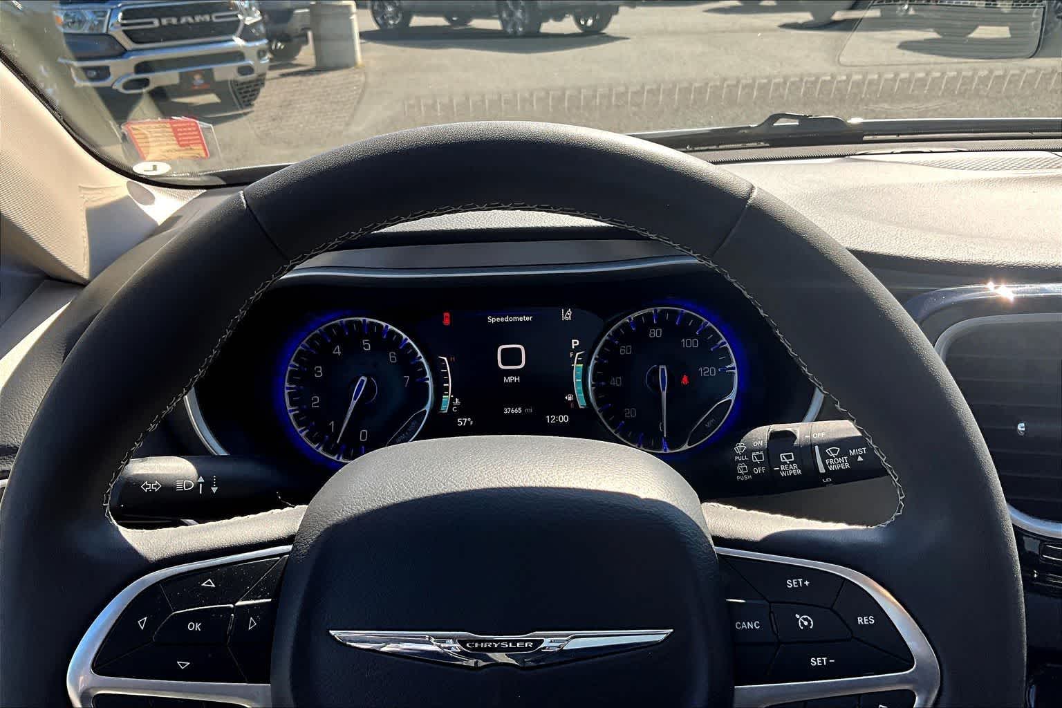 Thumbnail: 2024 Chrysler Pacifica - 18