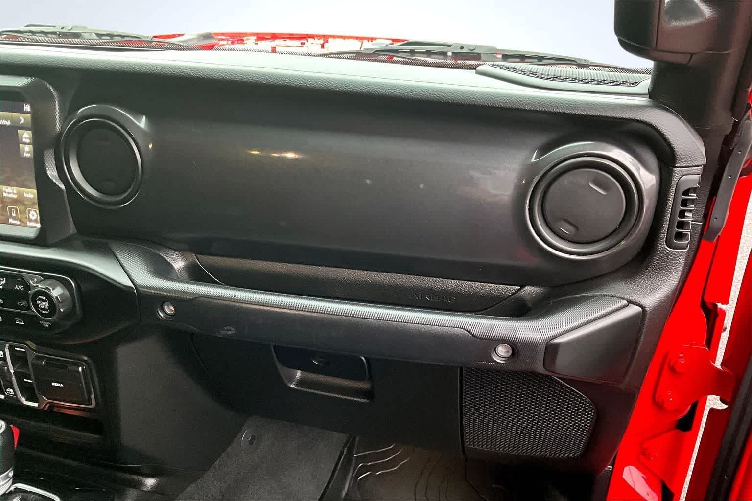 Thumbnail: 2021 Jeep Gladiator - 24