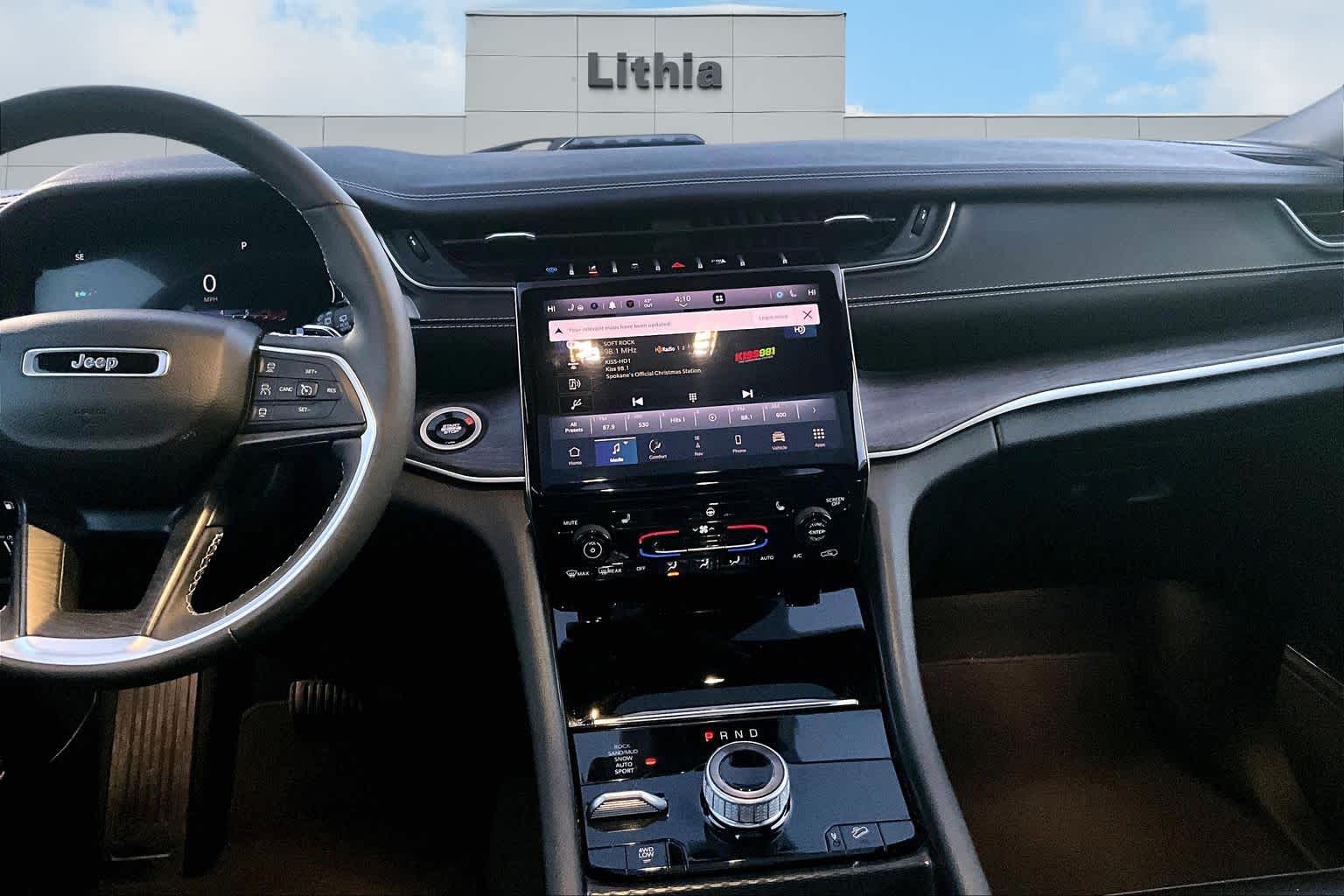 Thumbnail: 2024 Jeep Grand Cherokee - 16