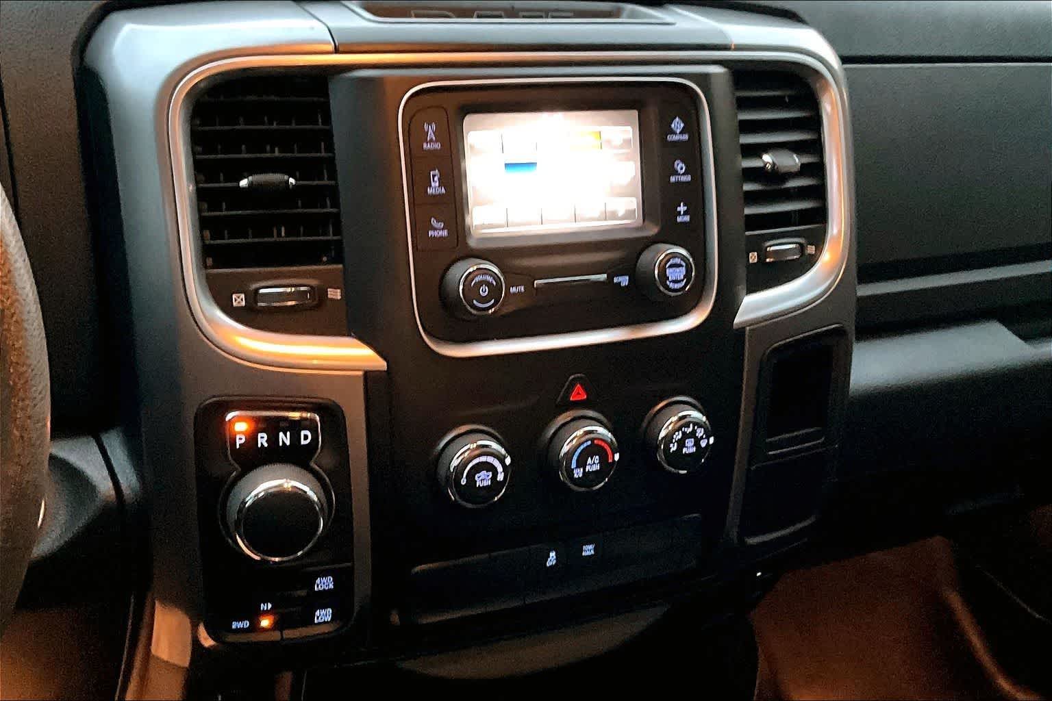 Thumbnail: 2021 RAM 1500 Classic - 16