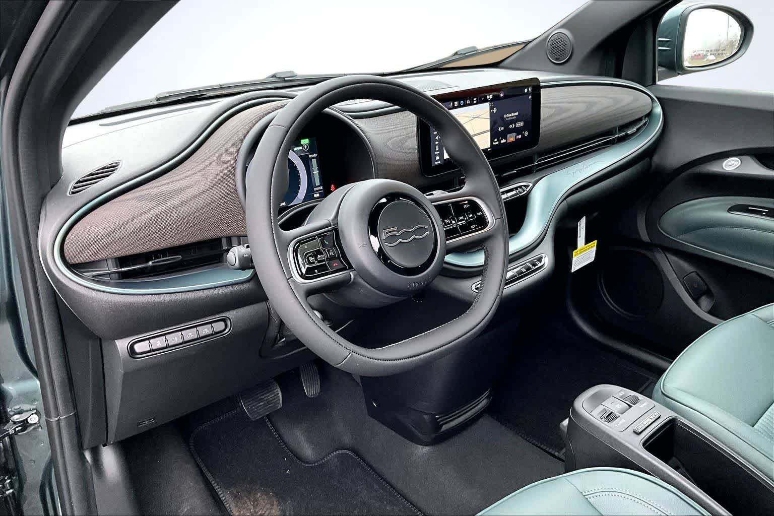 Thumbnail: 2025 Fiat 500e - 2